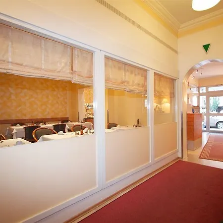 Falk Hotel